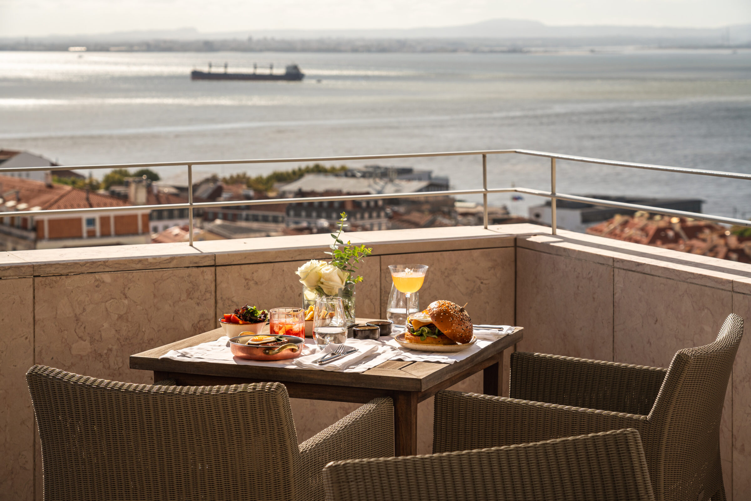 ROOFTOP RIVER VIEW 2_Palacio Verride