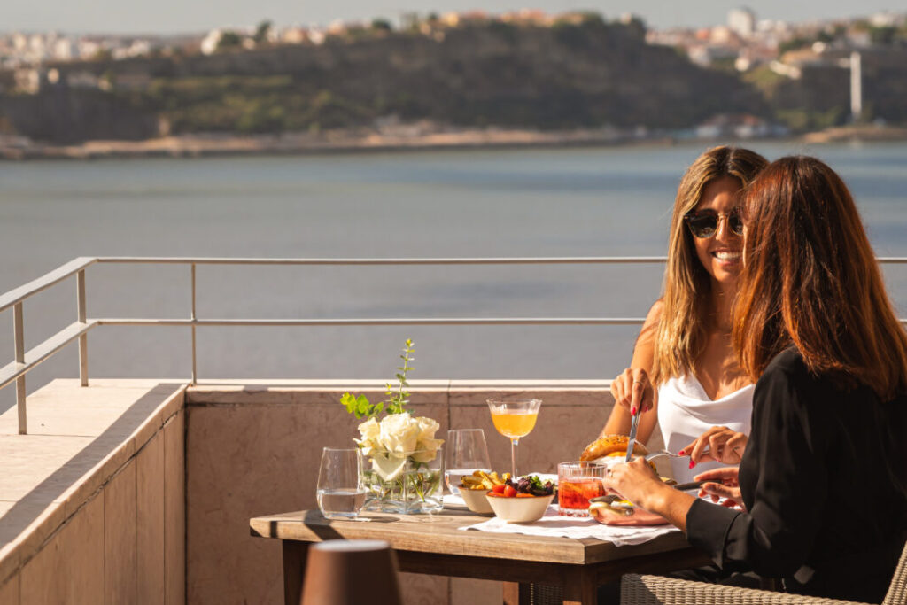 RoofTop Bar_RiverView_Palacio Verride 1